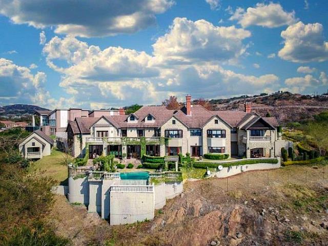 Guest wing at a stately Magaliesberg manor
